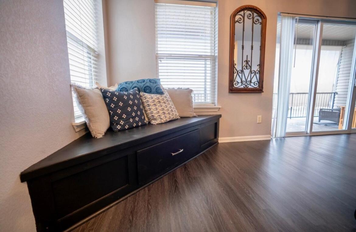 Brooklynn'S Bay, Elegant Lakefront Condo Retreat Hot Springs Exterior foto